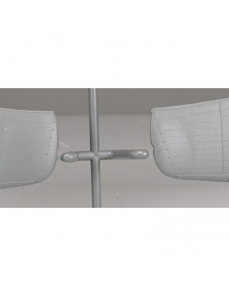 Focke-Wulf Fw 190A-6 con Wgr. 21 & Motor Completo e Interior de Armas