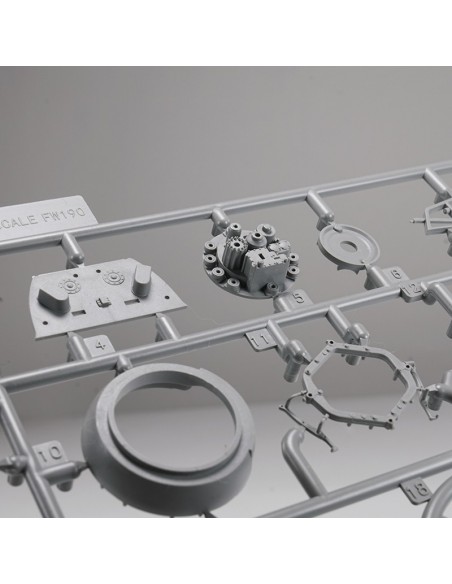Focke-Wulf Fw 190A-6 con Wgr. 21 & Motor Completo e Interior de Armas