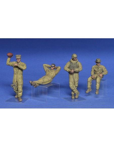 USMC TANK CREW AT REST