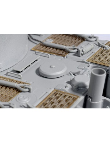 Pz.Kpfw. VI Ausf. E Tiger I Initial Production...