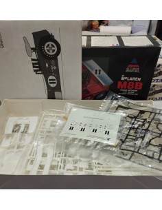 MCLAREN M8B 1970 CAN-AM RACER 2