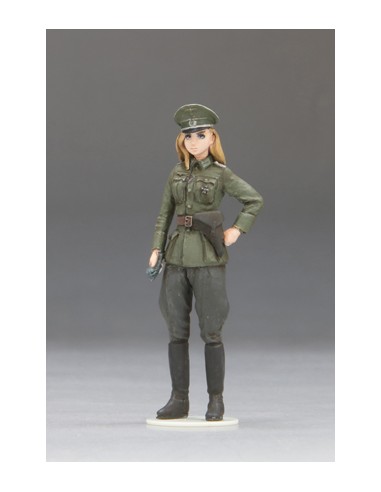 Laura with Kubelwagen 82