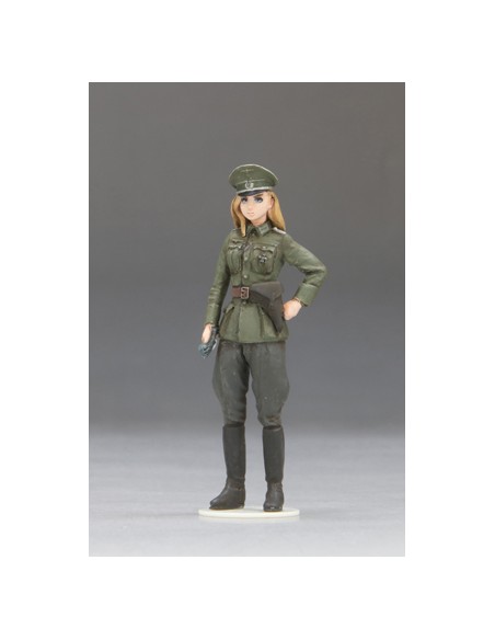 Laura with Kubelwagen 82