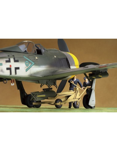 Focke-Wulf Fw190 F-8/9 w/Bomb Loading Set