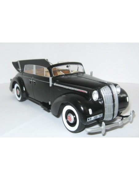 Admiral Cabriolet - WWII German Staff Car with Figures