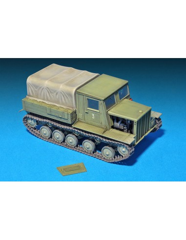 Ya-12 SOVIET ARTILLERY TRACTOR