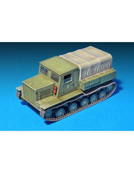 Ya-12 SOVIET ARTILLERY TRACTOR