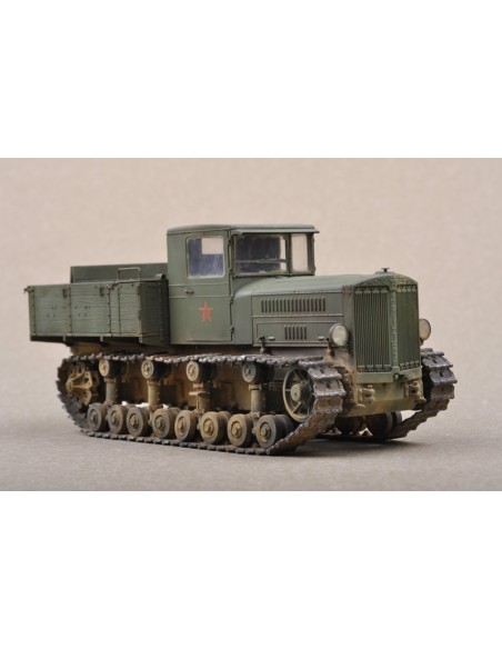 Soviet Heavy Tractor Komintern artillery