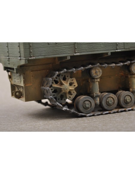 Soviet Heavy Tractor Komintern artillery