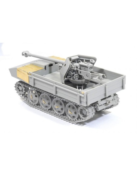 German IIWW anti-tank gun 7.5cm Pak 40/4 auf RSO