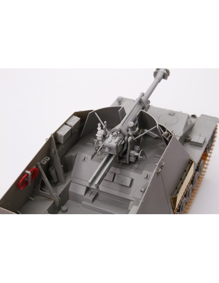 "Hummel-Wespe" le Pz.Haubitze auf Hummel Fahrgestell