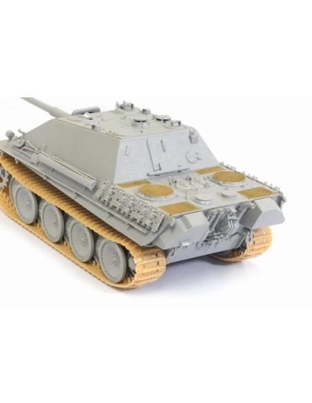 German Jagdpanther (Sd.Kfz 173 Ausf.G1) Early production with Zimmerit