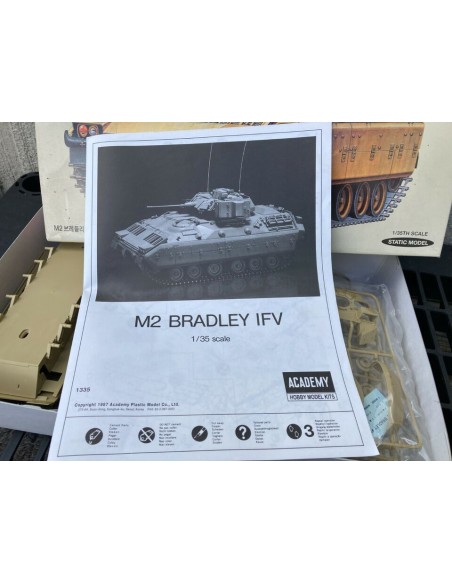M2 BRADLEY US ARMY