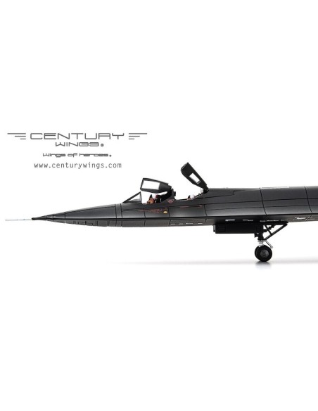 Lockheed SR-71B Blackbird NASA 831 Edwards AFB, CA, 1999 [APRIL 2010]  1/72