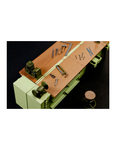 U.S Army Workbench & Tool set