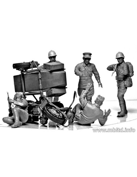 Accident. Soviet & German military men, summer 1941