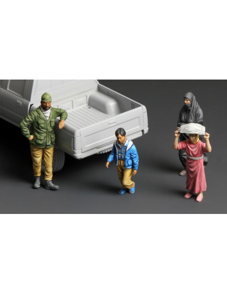 Middle Easterners (4 figures)