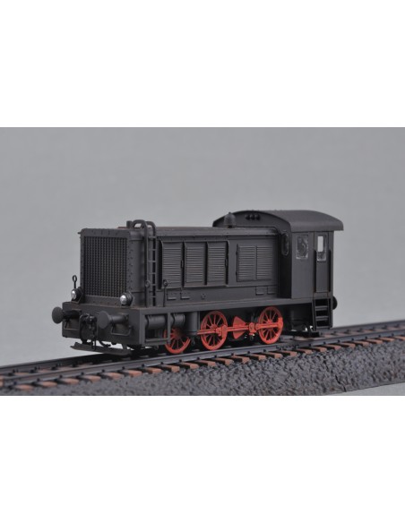 WR360 C12 Armored locomotive