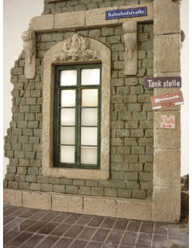 BASE DE DIORAMA: ESQUINA DE EDIFICIO 1/35