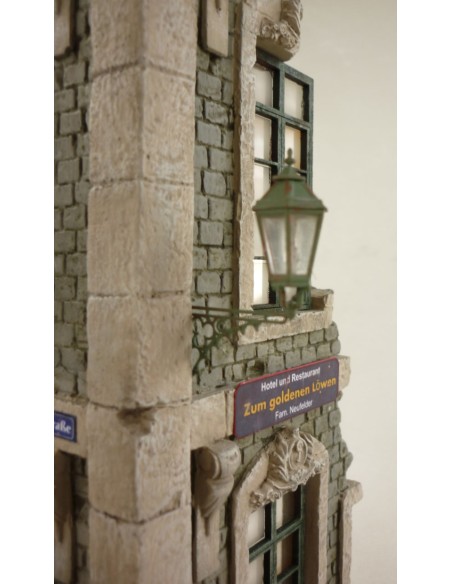 BASE DE DIORAMA: ESQUINA DE EDIFICIO 1/35