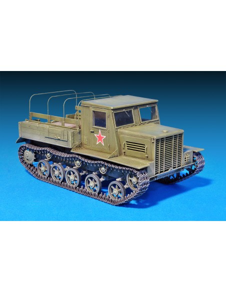 SOVIET ARTILLERY TRACTOR YA-12 LATE PRODUCT.