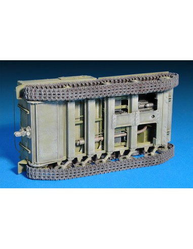 SOVIET ARTILLERY TRACTOR YA-12 LATE PRODUCT.