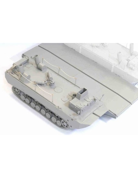 Panzerfahre Fahrendeck mit Genpanzerter Landwasserschlepper (Prototype Nr.II)