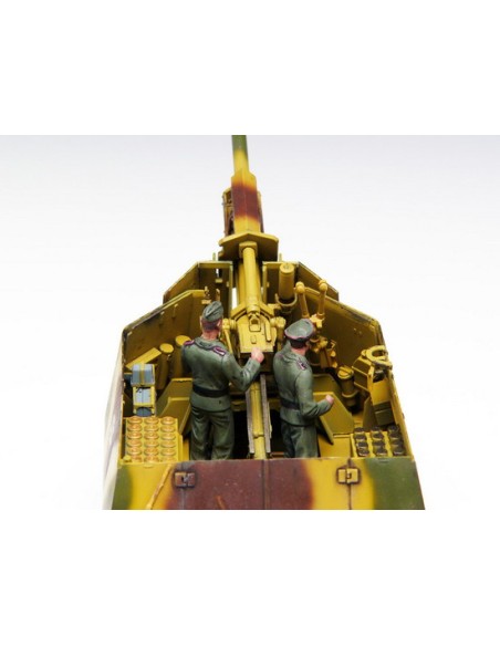 German 39(H) 10.5cm LeFH18(Sf) auf Geschutzwagen  LEER DESCRIPCION