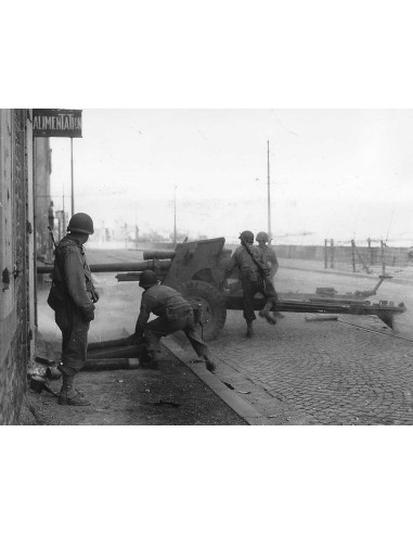 US 3 inch AT Gun M5 on carriage M6 (later version)