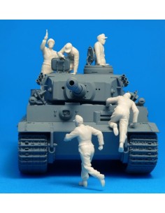 German tank crew France 1944 2