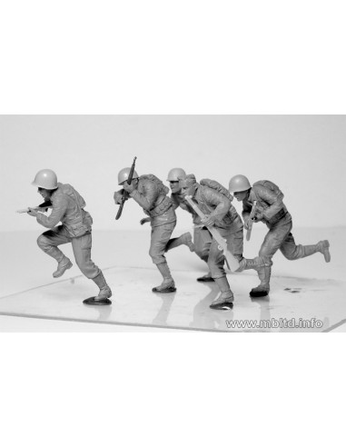 Move, move, move US Soldiers, Operation...