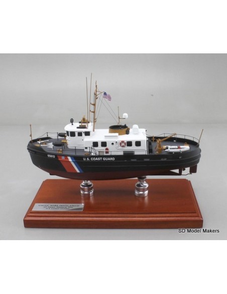 REMOLCADOR DE LA GUARDIA COSTERA  1/72