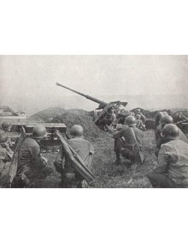 German anti-tank gun 88mm Panzerabwehrkanone...