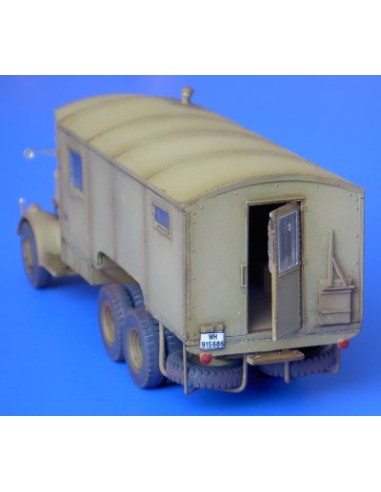 TATRA T-111-8000 Kundediensttruppwagen