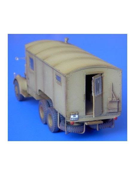 TATRA T-111-8000 Kundediensttruppwagen