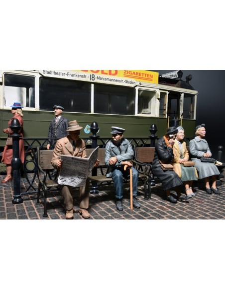 European Tramcar - Straßenbahn-Triebwagen 641 w/crew & passengers