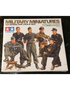 GERMAN TANK CREW AT REST LEER DESCRIPCION