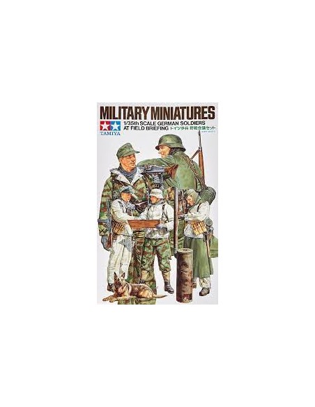 GERMAN SOLDIERS AT FIELD BRIEFING